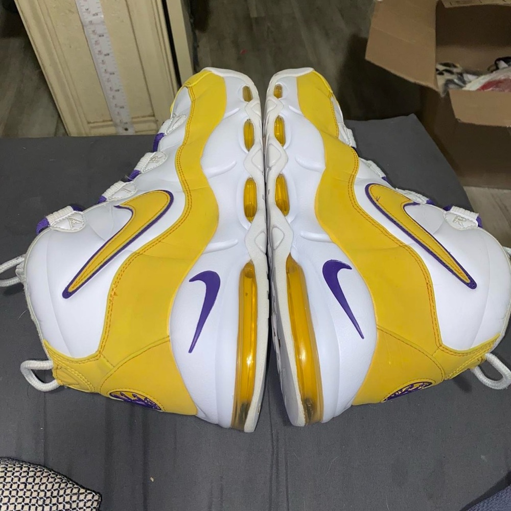 Nike air max uptempo White & Yellow High-Top Sneakers